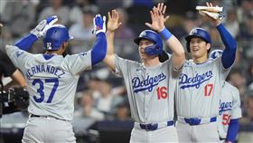 ▲洋基守備煮粥，道奇赫南德茲（Teoscar Hernandez）炸裂滿貫砲。（圖／美聯社／達志影像）