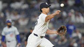 ▲洋基9局上落後8分，派野手卡布瑞拉（Oswaldo Cabrera）上場投球。（圖／美聯社／達志影像）
