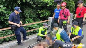 基隆陳男墜落至通仁街84巷底的山谷。（圖／翻攝畫面）