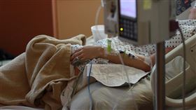 住院 吊點滴 示意圖／pixabay