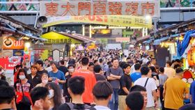 端午連假第一晚「東大門夜市」人潮曝（圖／翻攝自花蓮夜市情報通臉書）