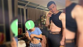 鳳小岳和兒子合照