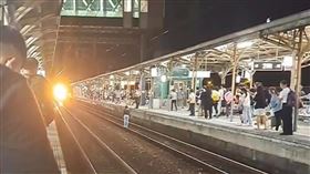 台南火車站,落軌,侵入,月台,自強號,翻攝臉書台南式