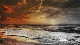 地獄般的大海/海洋/絕望/末日／跳海輕生（圖／Pixabay）