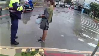 台南轉運站隨機踹傷2人　馬尾女遭逮