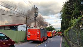 新北,新店,安業路,工廠,烤漆,鐵皮屋,濃煙,國道,