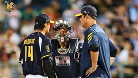 ▲中信兄弟魏碩成因為爭議判決被換下場。（圖／中信兄弟提供）