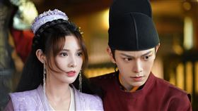 彭小苒（左）、丁禹兮超高顏值的搭配深受期待。（圖／中天娛樂台提供）