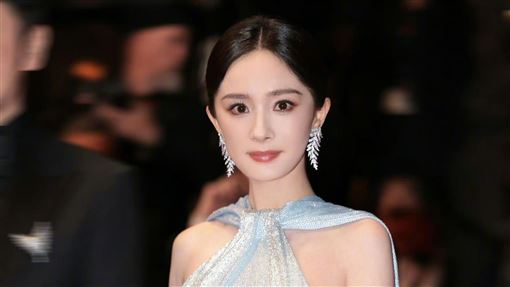 楊冪大學素顏舊照流出　陸網一看全驚呆