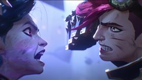 《奧術》左為吉茵珂絲、右為菲艾。（圖／Netflix提供）