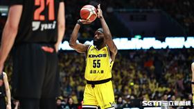 ▲PLG冠軍賽，新北國王洋將曼尼高執行罰球。（圖／記者劉彥池攝影）