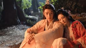 楊冪與龔俊《狐妖小紅娘月紅篇》。（圖／iQIYI國際站提供）