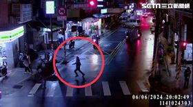 李姓內科工程師竟是偷拍惡狼，被抓包訓斥後便倉皇逃離。（圖／警方提供）