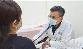 陳明彥醫師指出，全人醫療可助病人化繁為簡免徬徨。（圖／台北醫院提供）
