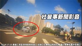 車禍,左轉燈,自小客,機車,騎士