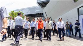 行政院長卓榮泰由台南市長黃偉哲陪有，視察臺南沙崙智慧綠能科學城（圖／台南市府提供）