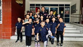 淡水警分局特別在警察節特別推出限定活動，小小警察萌翻現場眾人，互動超可愛。（圖／警方提供）