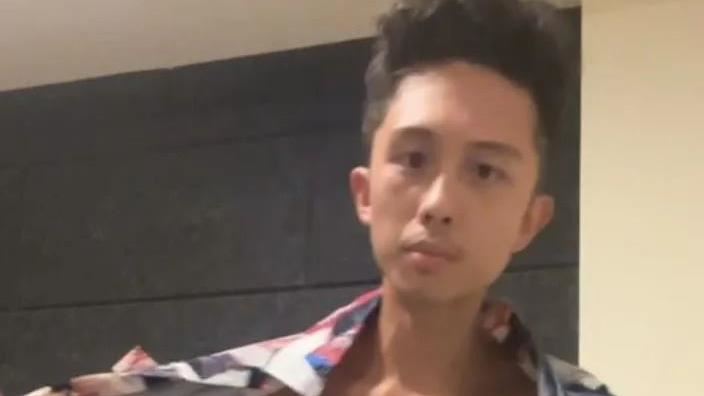 孫安佐信義區向民眾擋菸抽！路人驚呼4字