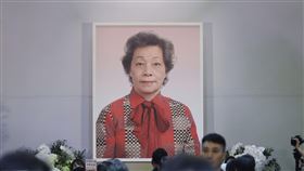 「寬姐」邱瓈寬母親告別式。（圖／記者鄭孟晃攝影）