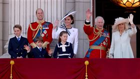 英國凱特王妃罹癌後首露面！出席皇家閱兵儀式　站查爾斯身旁，圖／路透社／達志影像