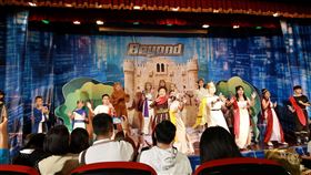  畢業典禮，話劇演出（圖／翻攝畫面）示意圖勿用