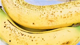 日女高中推成人香蕉運動　隔7年來台灣了（圖／翻攝自施景中臉書）