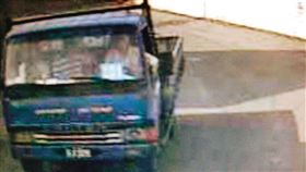 詭異找搬家公司只運一卡行李箱　警登門見2跡證驚揭分屍案（圖／翻攝畫面）