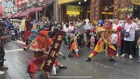 ▲霞海城隍祭集結大同區的陣頭齊出陣。（圖／寶島神很大）