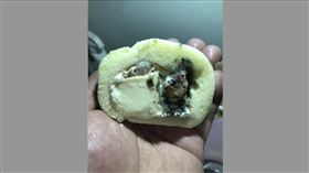 大嗑一口奶凍捲竟是「皮蛋口味」真相超噁