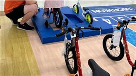 外稿誤用！！女網友拍下「腳踏車試乘」遭佔用的畫面。