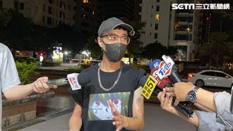 偕孫安佐帶火槍上街　經紀人：大型打火機