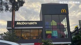 台灣麥當勞過去許多分店中，都可看到專屬兒童的遊樂區，現在僅存不多，也僅供拍照。（圖／翻攝FB畫面）