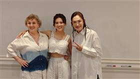 歐陽姍（左起）、女兒奶黃、錢薇娟（圖／記者鍾智凱攝）