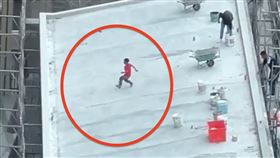 建案,工地,頂樓,男童,桃園（圖／翻攝畫面）