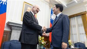 賴清德總統接見華府智庫大西洋理事會「跨大西洋高階訪問團」。（圖／總統府提供)