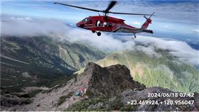 玉山,登頂,墜崖,空勤,吊掛（圖／翻攝畫面）