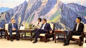 陳時中今（18）日與美國前白宮副國安顧問博明（Matt Pottinger）會面。（圖／翻攝自陳時中臉書）