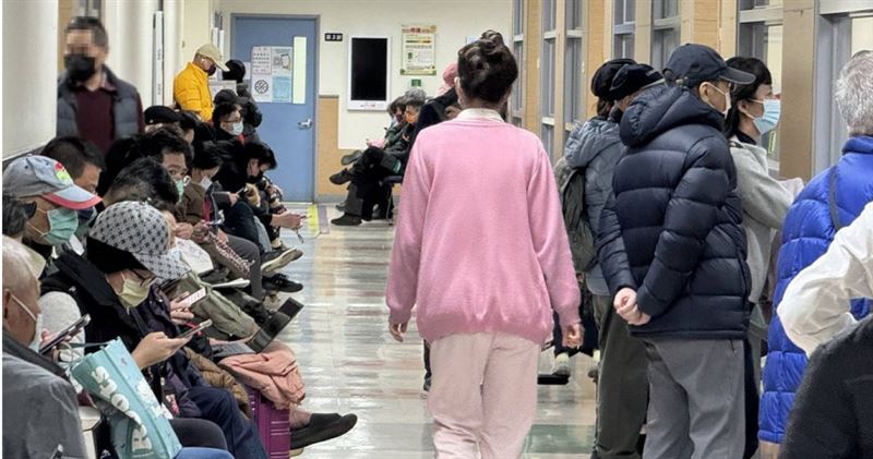5人顧38床輪三班　護理師：評鑑看假班表