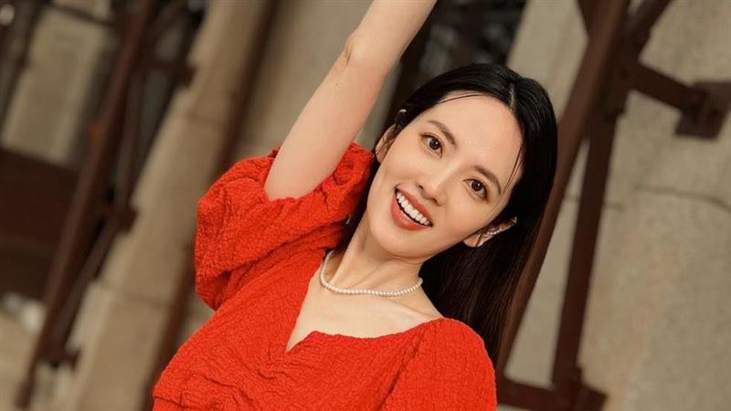 離婚2年當回學生妹　阿諾全素顏讀研究所