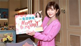 陳美鳳慶生。（圖／民視提供）