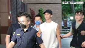 ▲孫安佐被移送北檢時不發一語。（圖／記者楊佩琪攝）