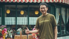 王識賢演出《成功路上》。（圖／華視、公視台語台提供）