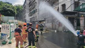 警消動員大批人車前往現場援救整起瓦斯外洩意外。（圖／警方提供）