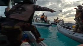 菲律賓官方公布衝突影片。（圖／翻攝自X@TeamAFP）