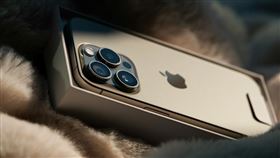 破盤殺還不夠，傑昇通信iPhone 15 Pro Max（512GB）直降7,210元。