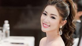 李青青https://www.facebook.com/photo.php?fbid=392301017109159&set=pb.100089877922428.-2207520000&type=3