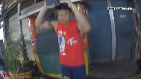 a跳機車躲警2400