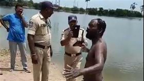 印度,浮屍(圖/翻攝X)
