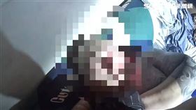 北市邱男吸毒後大吼，母大義滅親報警逮人，意外搜出改造手槍。（圖／翻攝畫面）