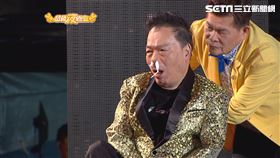 ▲火辣熱舞讓阿吉仔凍未條（圖／超級夜總會）